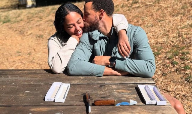 库里妻子:丈夫是名人没有隐私 在车里喂奶都有人进来