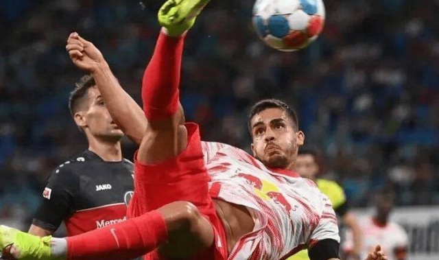 德甲第 14 轮焦点战：老林务所畔体育场的保级生死冲