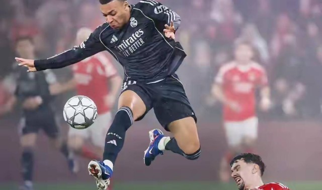 皇马2-4本菲卡，门将狂奔80米压哨绝杀，皇马2-4爆冷输球欧冠出局