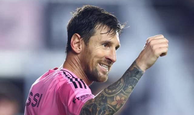 38岁梅西再次飞跃：神奇头球破门 美职联30球 创造狂欢