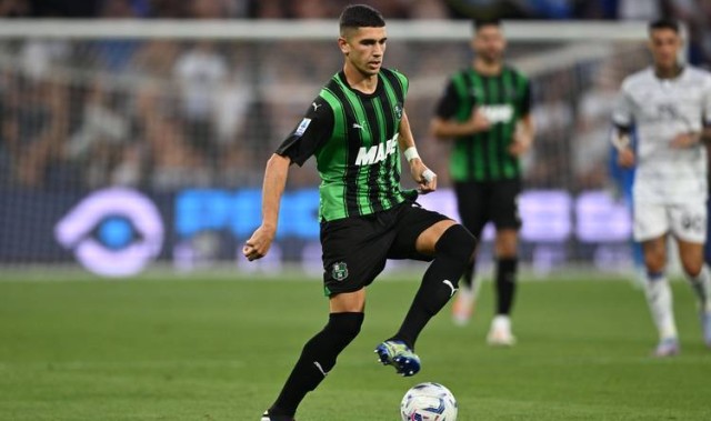 周日002意甲：AC米兰主场迎击萨索洛，榜首之争不容有失