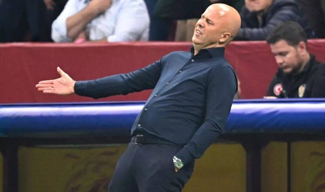 利物浦欧冠0-1客负加拉塔萨雷，斯洛特乱点鸳鸯谱坑惨两将，各项赛事遭遇两连败