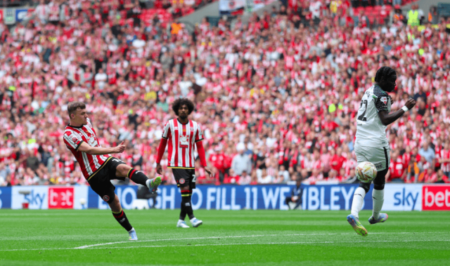 2-1！95分钟逆转绝杀 2.2亿奖金史上最高比赛：146年老店重返英超