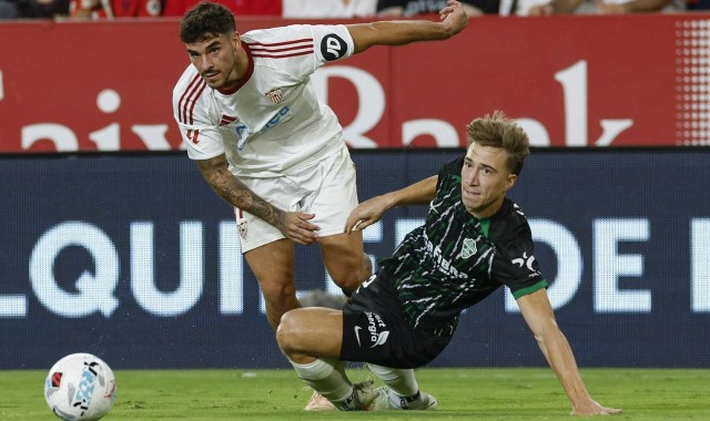 2-2，36岁巴萨旧将桑切斯无敌脚后跟妙传，助西甲第12逼平西甲第7