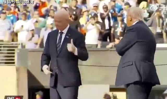 笑喷!特朗普给切尔西颁奖顺手把一块奖牌揣兜里,因凡蒂诺点赞默许