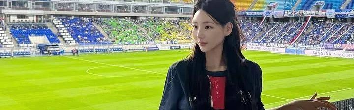 法甲联赛：巴黎圣日尔曼无意放水，昂热旗开得胜中场染红