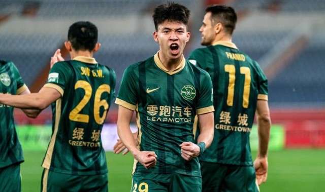 西班牙老帅爆料：国足18岁新星被曼城看中，留洋剑指五大联赛！