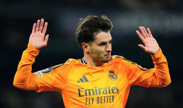 皇马右边锋之争：布拉欣-迪亚斯与马斯坦托诺竞逐首发位置