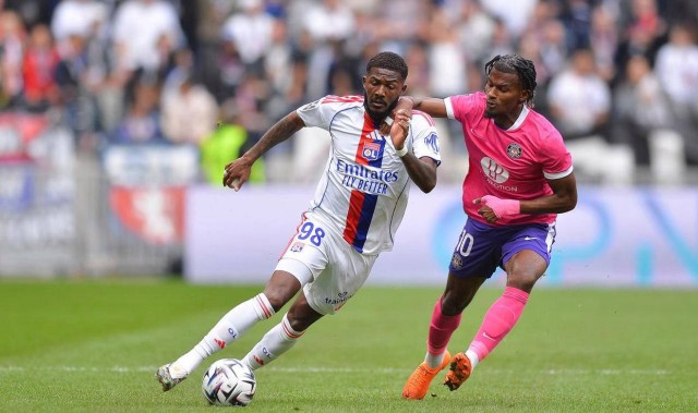 法甲大冷门！里昂被排名第11的图卢兹逆转，96分钟绝杀惨遭败绩