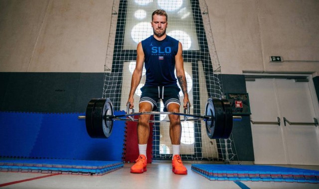 匿名教练:人们应该对新赛季的东契奇感到恐惧