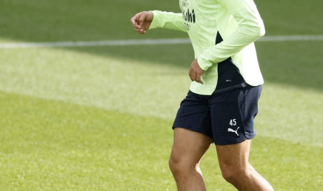 亚洲小将让瓜帅战术活了！法甲10万身价踢出一个亿水准，曼城赚麻