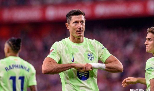 本赛季西甲，唯独一队，和巴萨交锋时，做到了完全不吃亏