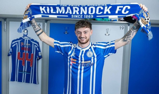 曼联官宣冬窗出售第二人！滕哈格爱将再次出租，其首签或压哨离队