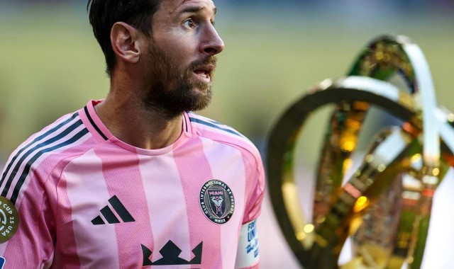 欧冠和国际足联主席都发文好评梅西！