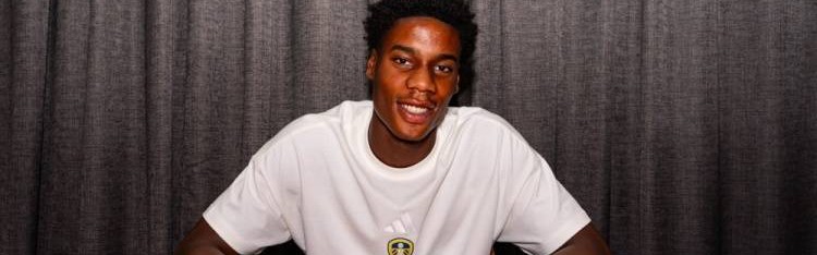 官方：利兹联免签前利物浦U18中卫马库斯，双方签下两年合同