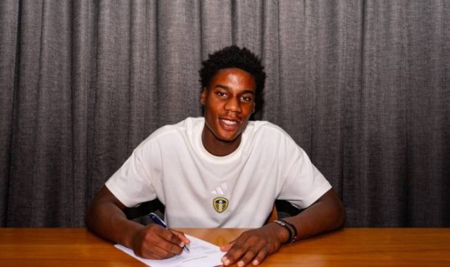 官方：利兹联免签前利物浦U18中卫马库斯，双方签下两年合同