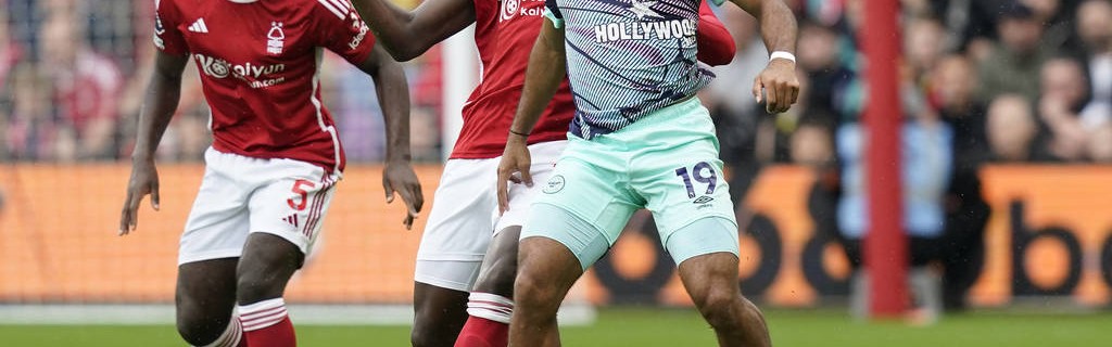 曼联在转会市场上的逆袭：低谷中的巨人依旧闪耀