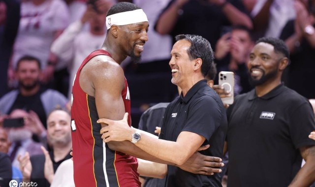 阿德巴约东契奇当选上周最佳 里夫斯文班亚马获提名