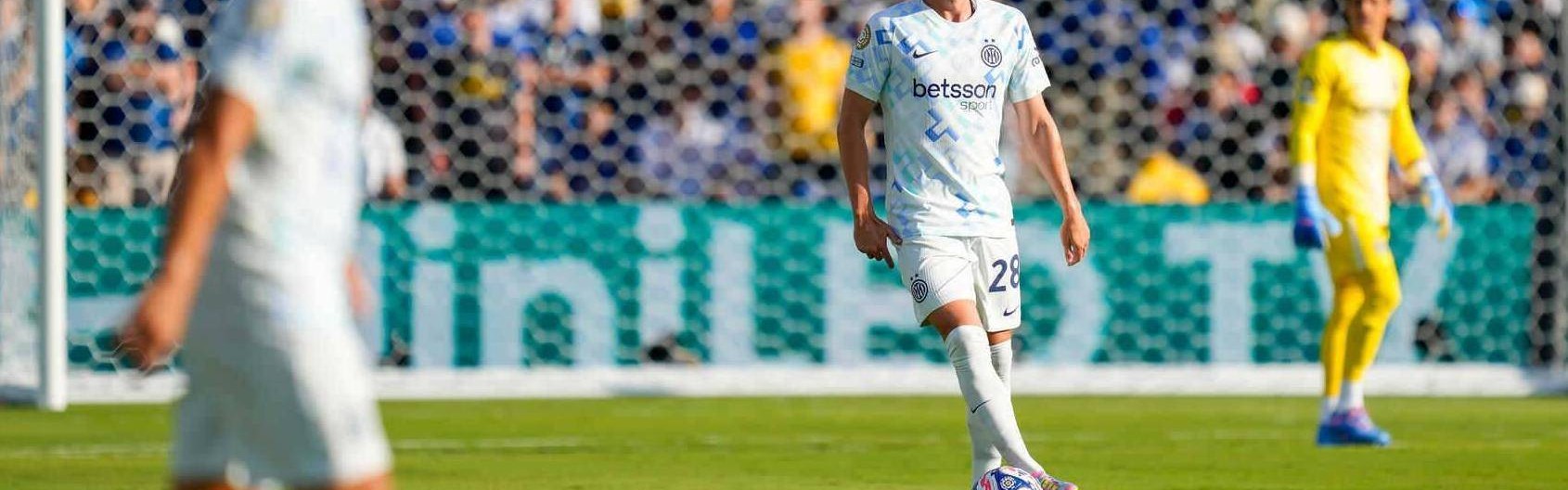 球迷怒批！世俱杯首战梦游，欧冠惨败阴影再现，蓝黑军团小组出线悬了？