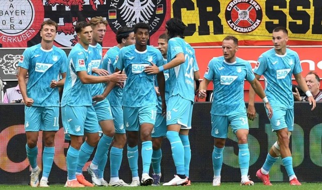 爆冷！滕哈格首秀彻底搞砸，主场沦陷，德甲劲旅惨遭逆转