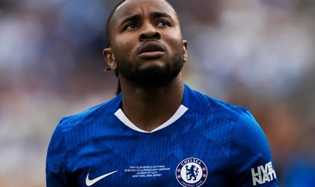 切尔西降价兜售恩昆库，为引进西蒙斯铺路，英超德甲多队有意求购