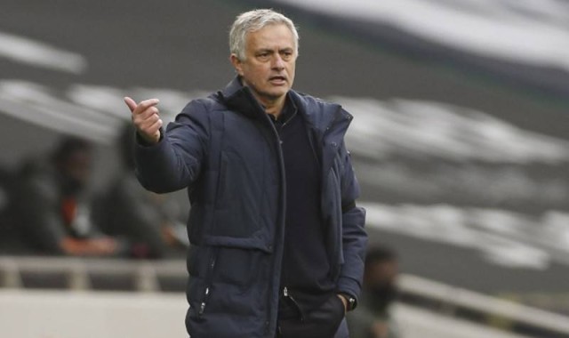 多赢一轮进欧冠！曼联弃将双双进球，穆里尼奥澄清欧冠的理念